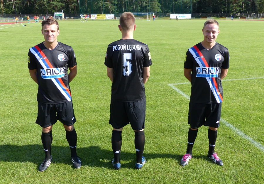 stroje_czarne_sierpien_2017_900_px_01.jpg stroje_czarne_sierpien_2017_900_px_01.jpg