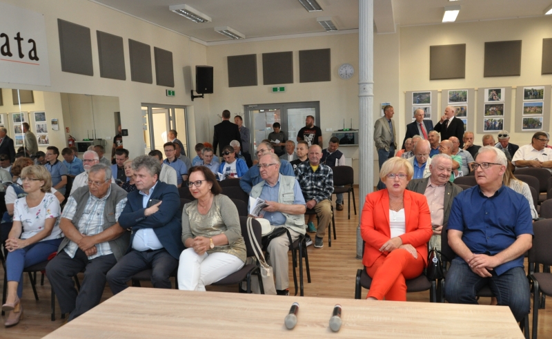 promocja_ksiazki_o_poogni_6_06_2018_800px_05.jpg promocja_ksiazki_o_poogni_6_06_2018_800px_05.jpg
