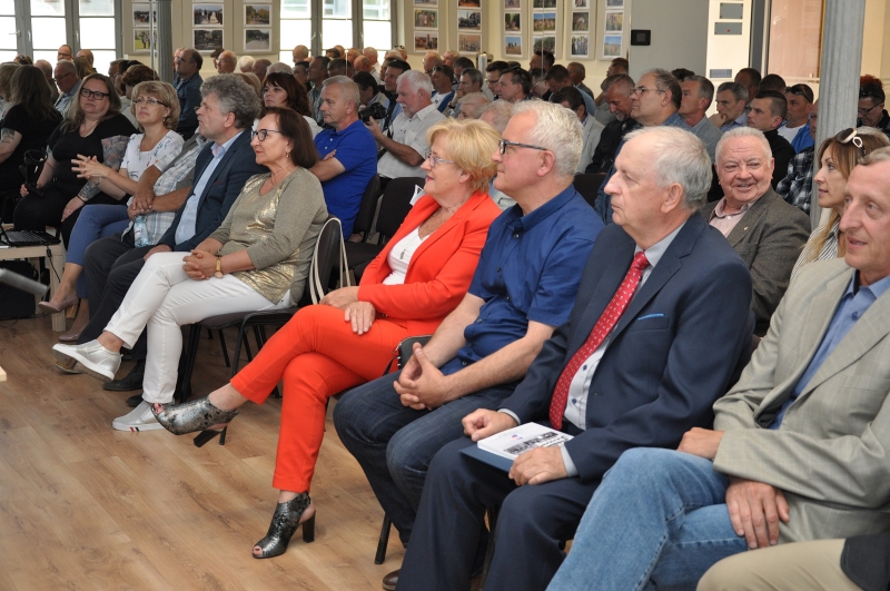 promocja_ksiazki_o_poogni_6_06_2018_800px_07.jpg promocja_ksiazki_o_poogni_6_06_2018_800px_07.jpg