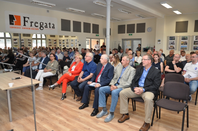 promocja_ksiazki_o_poogni_6_06_2018_800px_09.jpg promocja_ksiazki_o_poogni_6_06_2018_800px_09.jpg