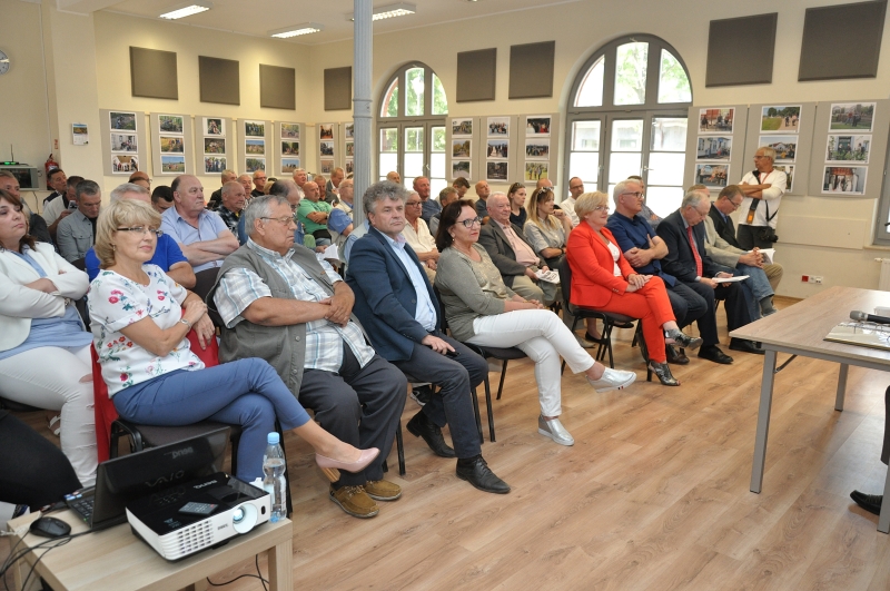 promocja_ksiazki_o_poogni_6_06_2018_800px_15.jpg promocja_ksiazki_o_poogni_6_06_2018_800px_15.jpg